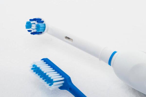 電動(dòng)牙刷頭用哪種類型的？市面上常見的兩種刷頭款式